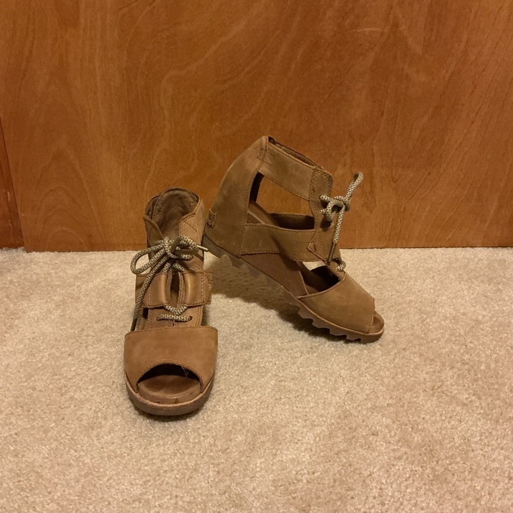 Sorel Tan Women's Sandals with Lace-Up Design